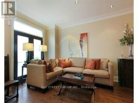 376 Lippincott Street, Toronto, ON, M5S 2P7 - 2
