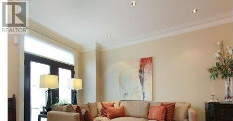 376 Lippincott Street, Toronto, ON, M5S 2P7 - 2