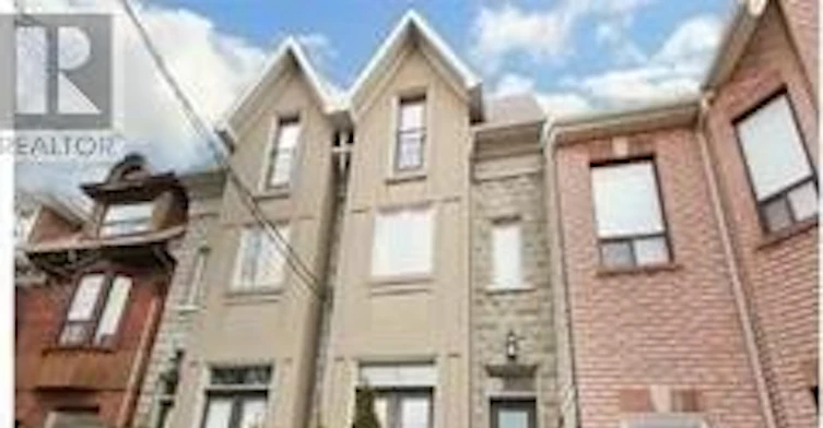 376 Lippincott Street, Toronto, ON, M5S 2P7