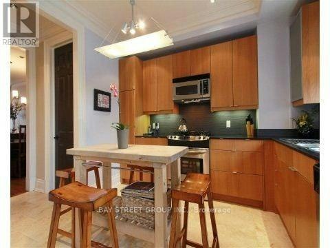 376 Lippincott Street, Toronto, ON, M5S 2P7 - 8