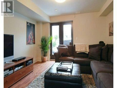 376 Lippincott Street, Toronto, ON, M5S 2P7 - 4