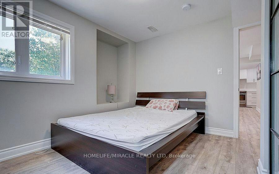 28 Hunwicks Crescent, Ajax, ON, L1Z 0E4 - 4