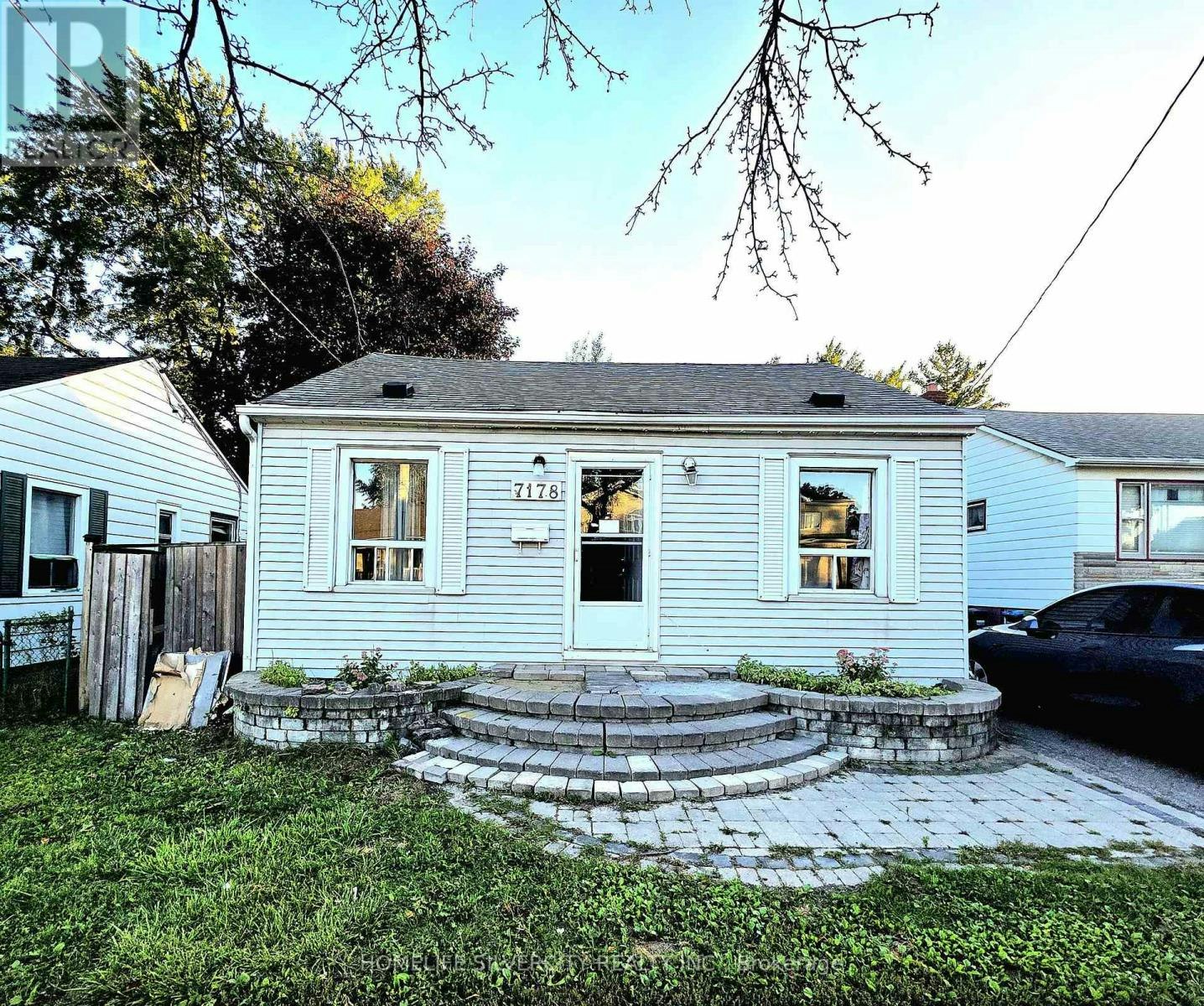 7178 Lancaster Avenue, Mississauga, ON, L4T 2L2
