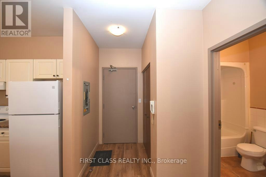 3-18 Market Street, Brantford, ON, N3T 2Z5 - 3