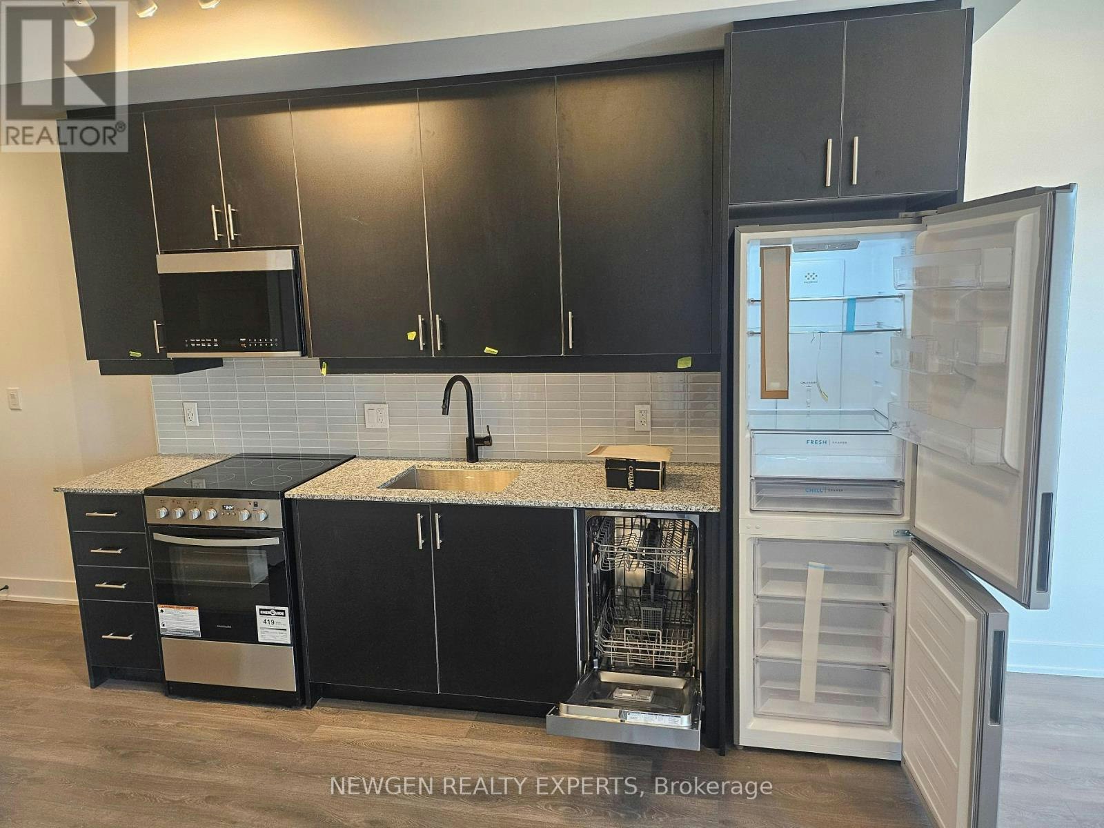 221-2333 Khalsa Gate, Oakville, ON, L6M 4J2 - 4
