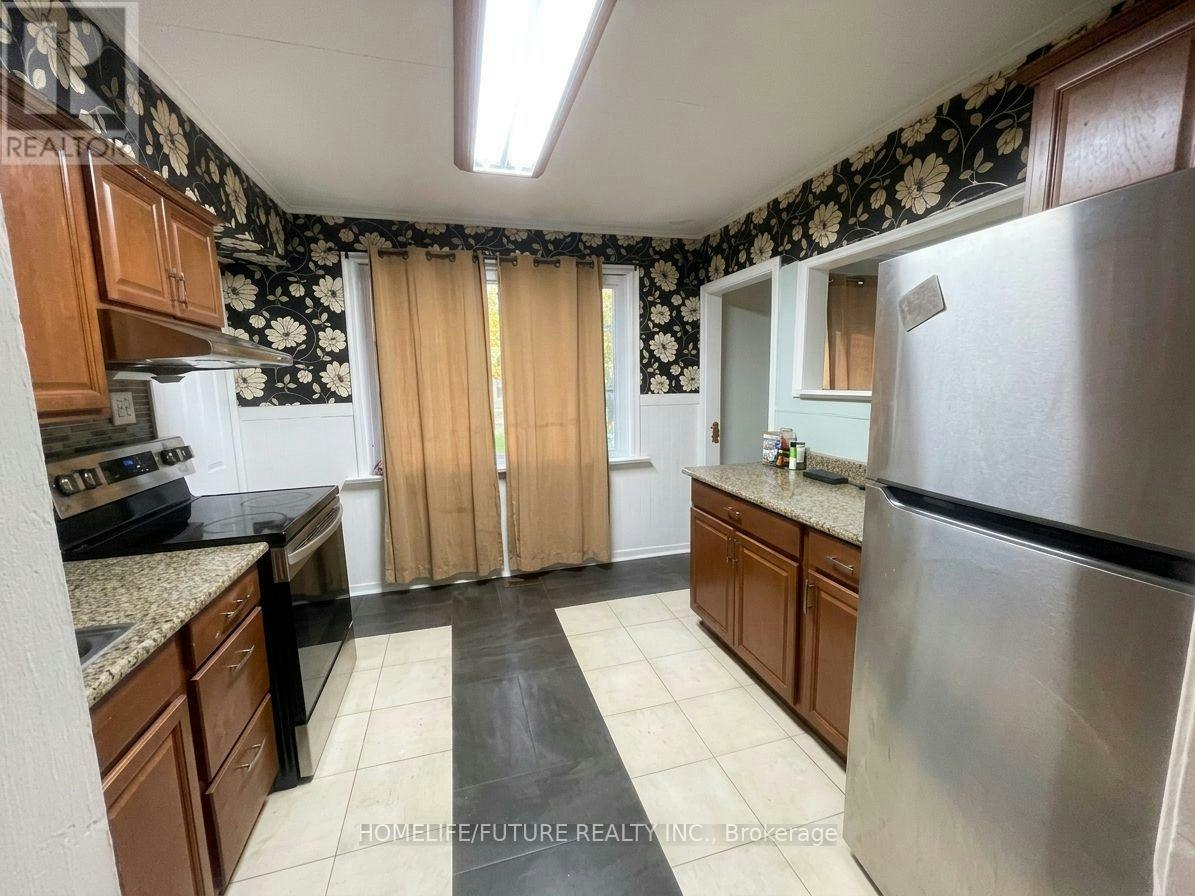 125 Annes Street, Whitby, ON, L1N 5K2 - 3