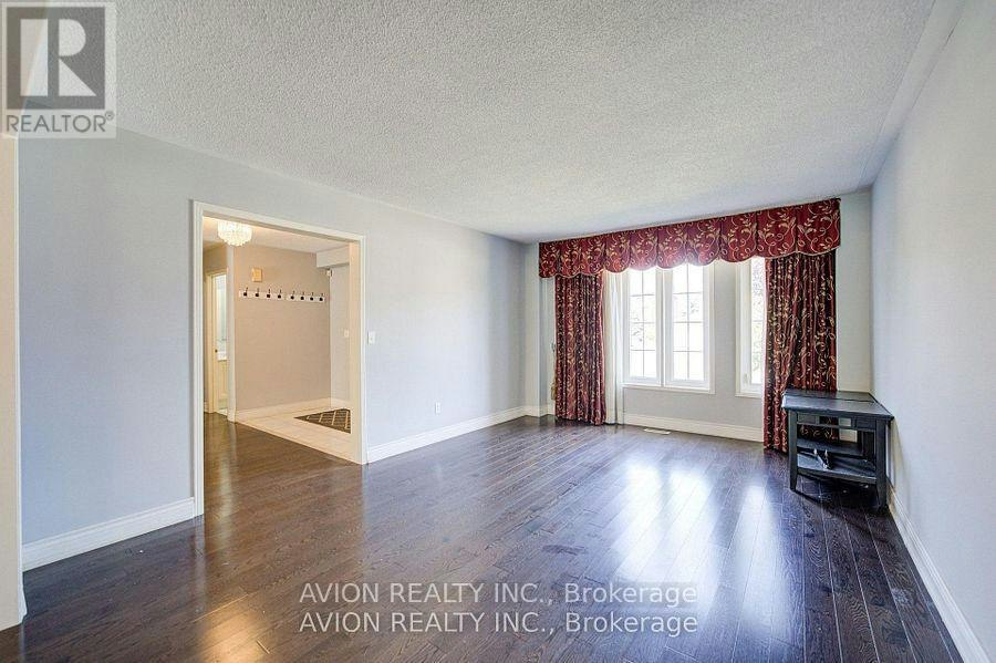 29 Charrington Crescent, Markham, ON, L3R 0R2 - 4