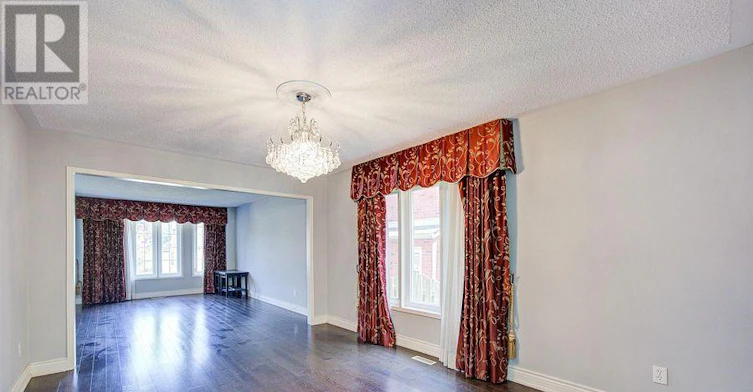 29 Charrington Crescent, Markham, ON, L3R 0R2 - 2