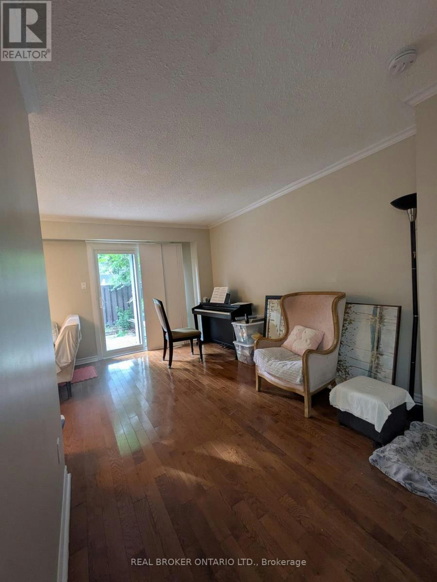 218-1951 Rathburn Road E, Mississauga, ON, L4W 2N9 - 4