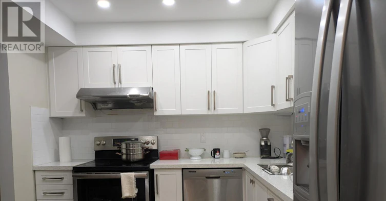 218-1951 Rathburn Road E, Mississauga, ON, L4W 2N9 - 2