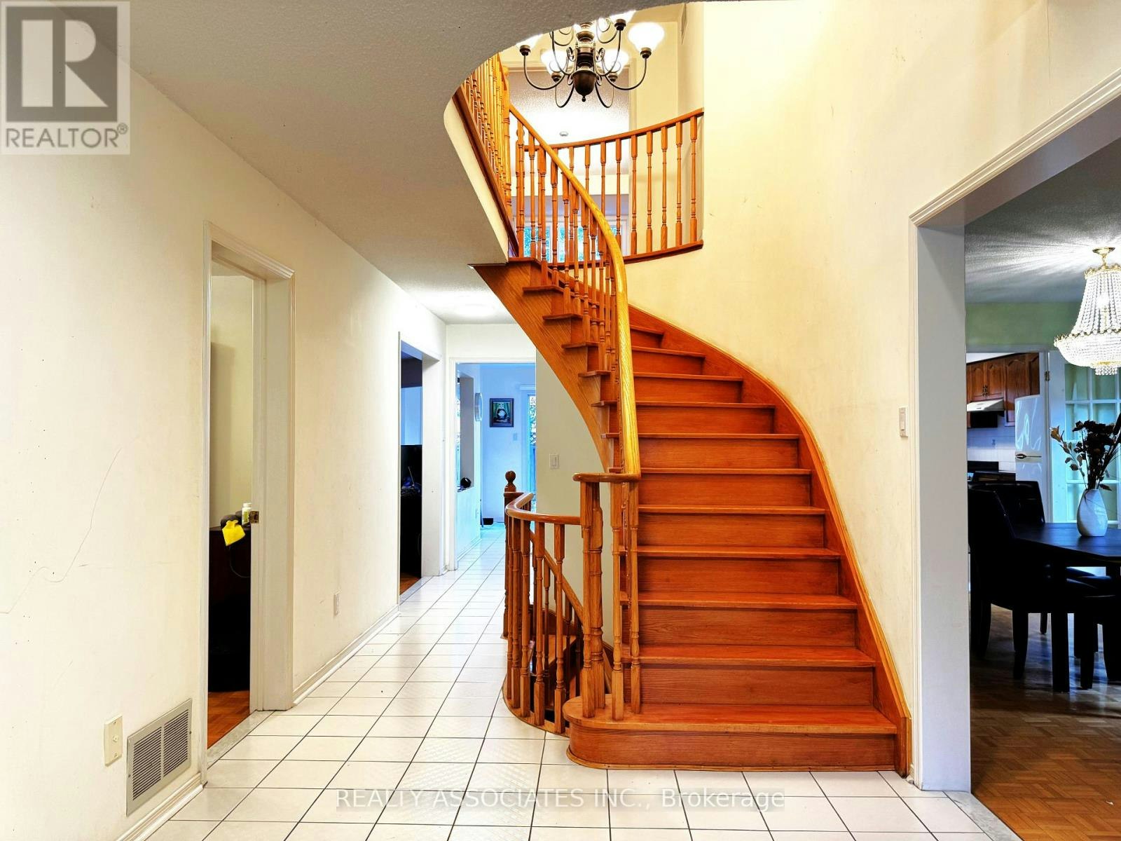 46 Lagani Avenue, Richmond Hill, ON, L4B 3C7 - 2