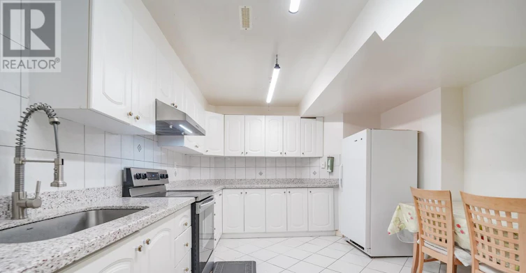 2 Woodriver Street, Richmond Hill, ON, L4S 1B2 - 34