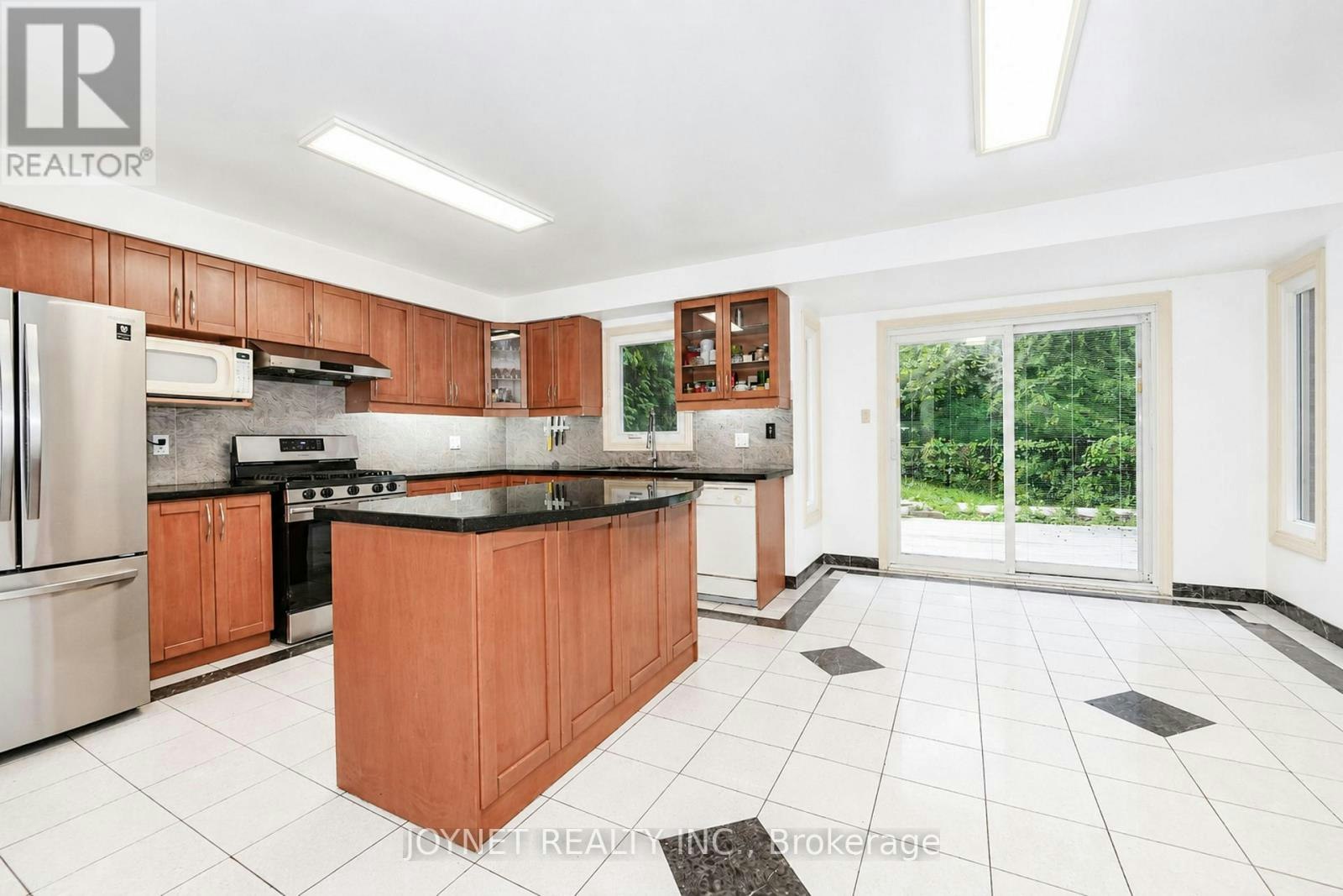 2 Woodriver Street, Richmond Hill, ON, L4S 1B2 - 14