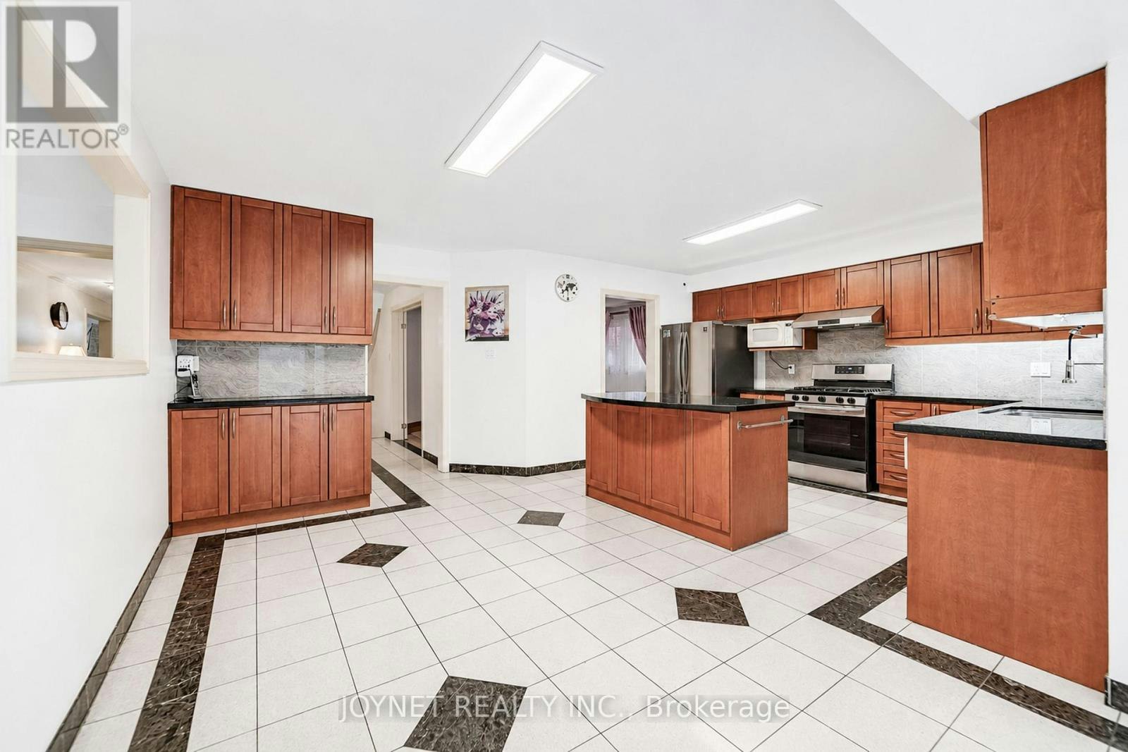 2 Woodriver Street, Richmond Hill, ON, L4S 1B2 - 16