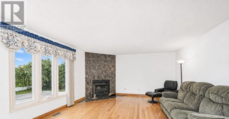 2 Woodriver Street, Richmond Hill, ON, L4S 1B2 - 17