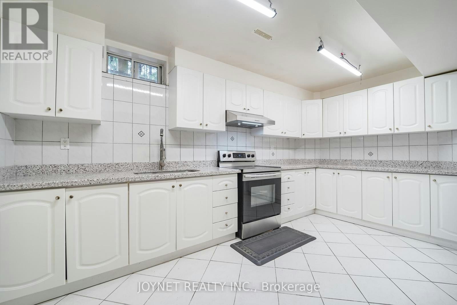 2 Woodriver Street, Richmond Hill, ON, L4S 1B2 - 33