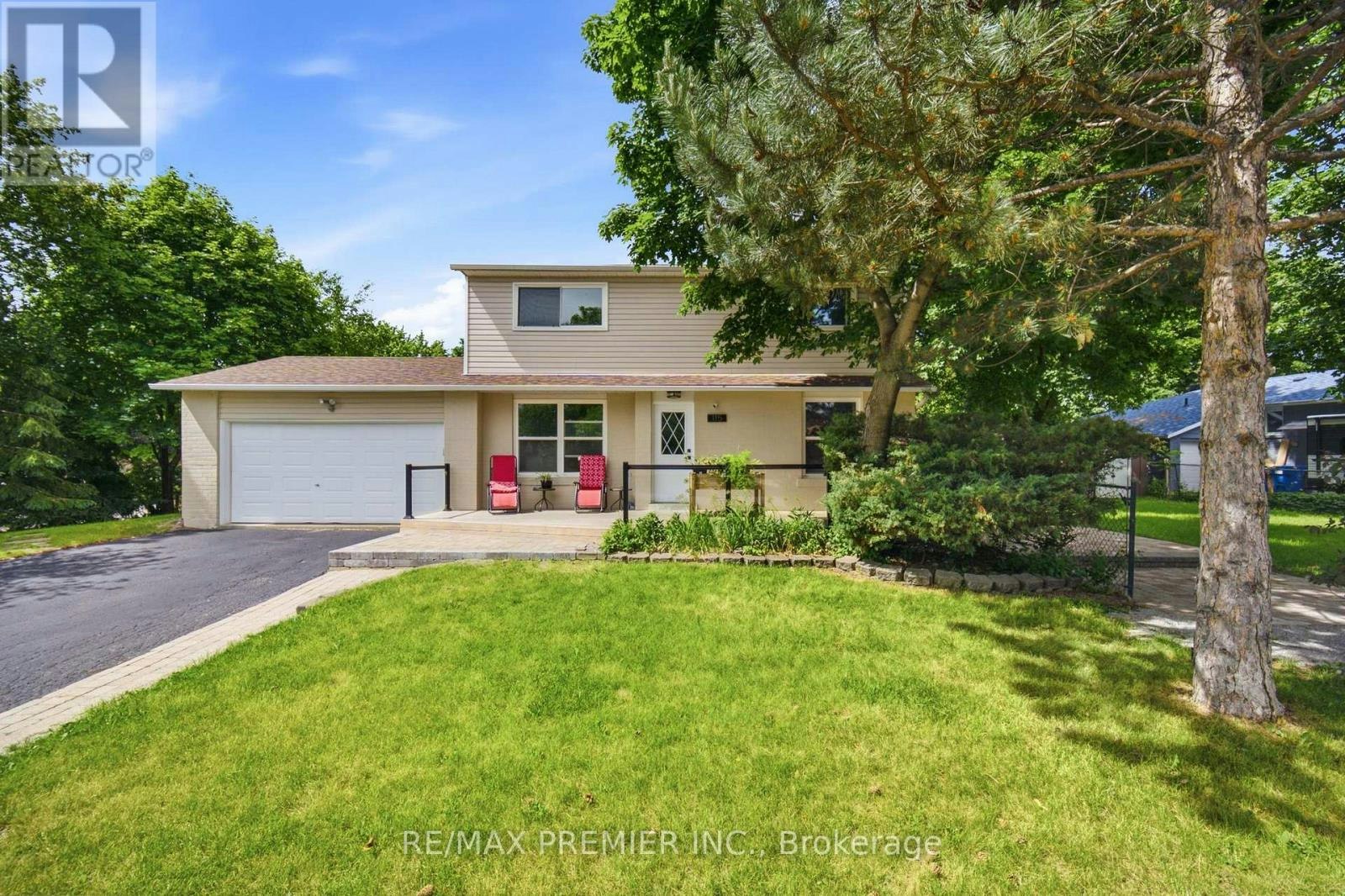 115 William Roe Boulevard, Newmarket, ON, L3Y 1B1