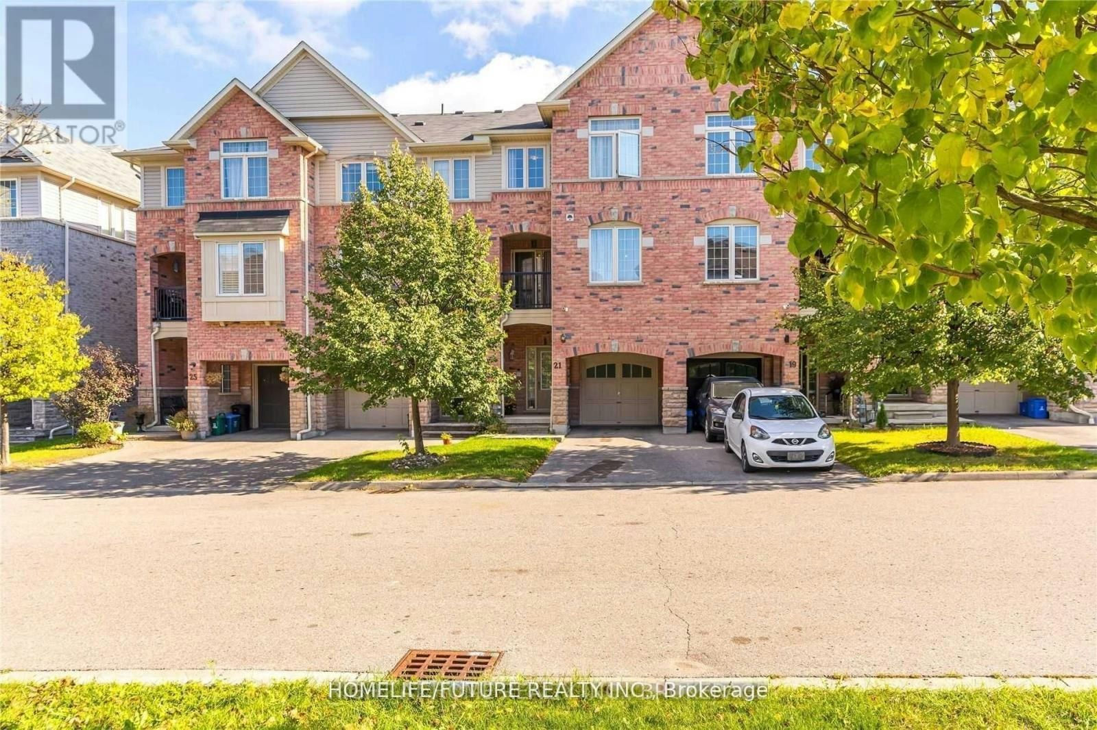 21 Linnell Street, Ajax, ON, L1Z 0K9