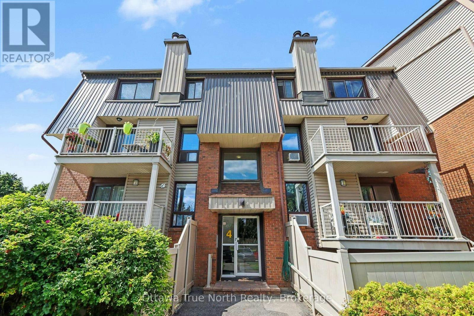 3-4 Sweetbriar Circle, Ottawa, ON, K2J 2K4