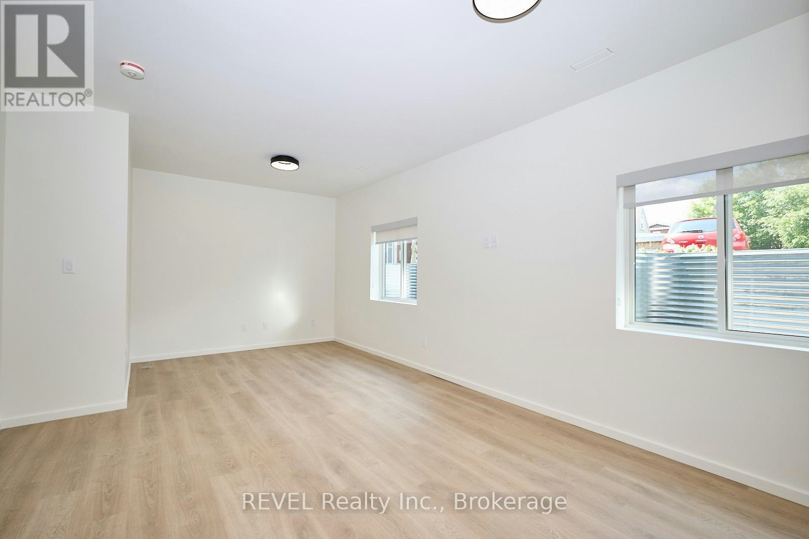 2-5361 Valley Way, Niagara Falls, ON, L2E 1X5 - 12