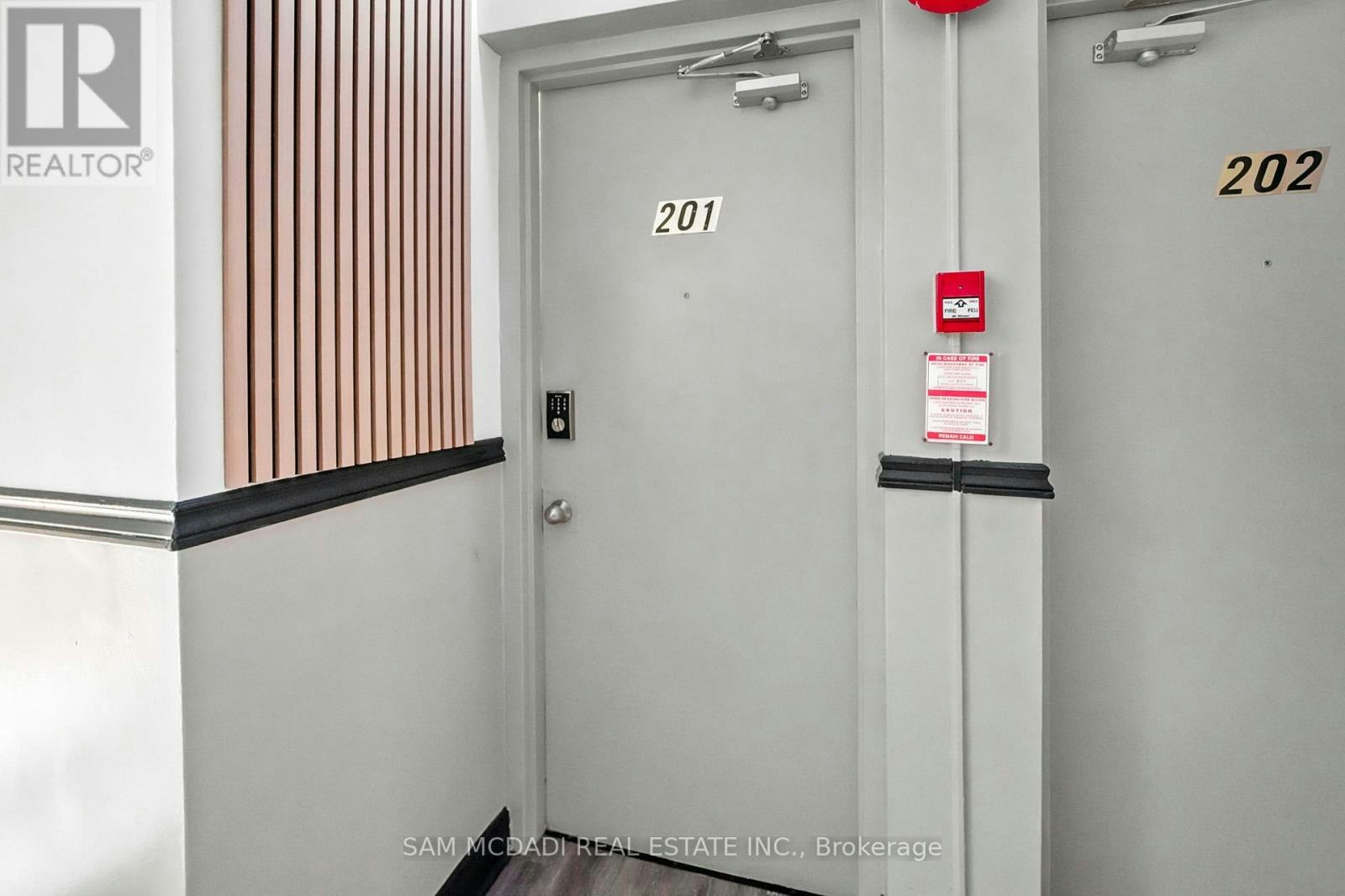 201-1016 O'connor Drive, Toronto, ON, M4B 2T3 - 4