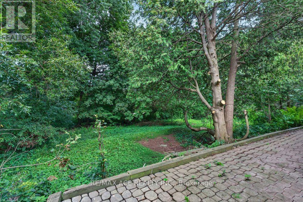 BSMT-11 Faircroft Boulevard, Toronto, ON, M1N 2W9 - 13