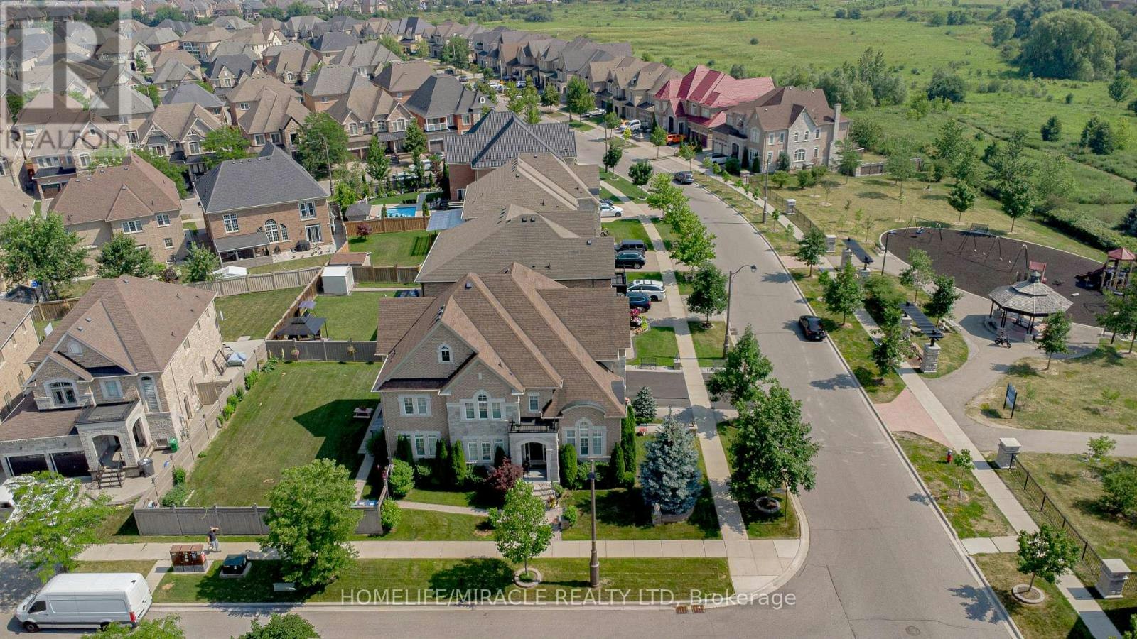 37 Degrey Drive, Brampton, ON, L6P 3X5