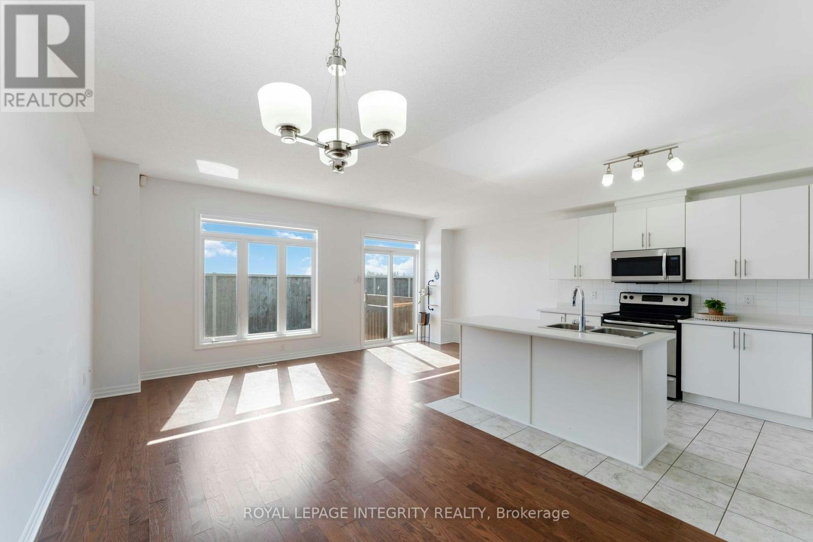 521 Rioja Street, Ottawa, ON, K2S 0H8 - 4