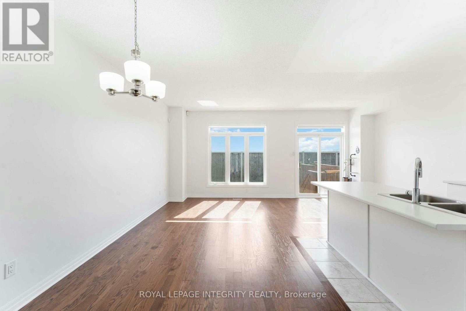521 Rioja Street, Ottawa, ON, K2S 0H8 - 9