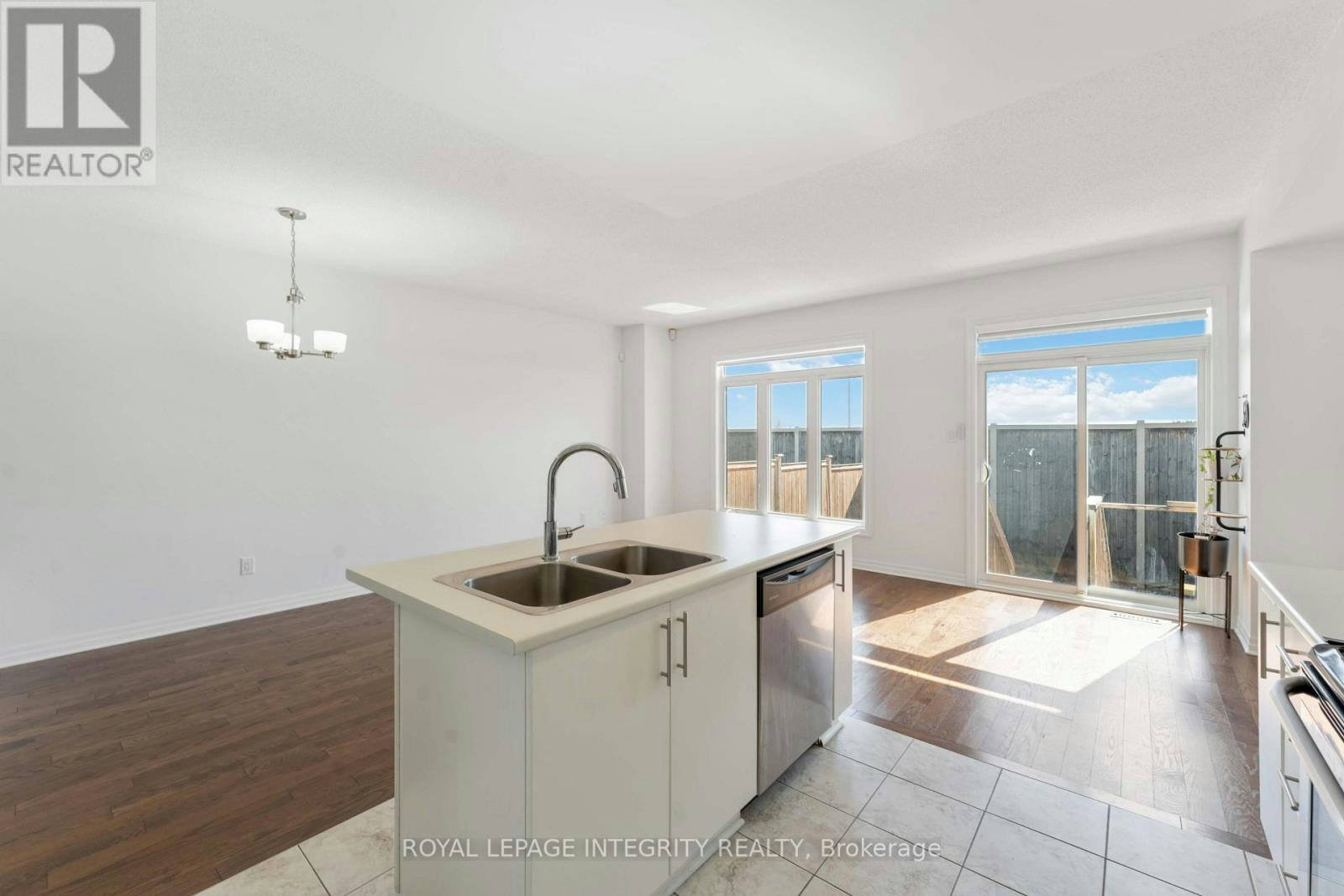 521 Rioja Street, Ottawa, ON, K2S 0H8 - 12