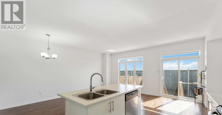 521 Rioja Street, Ottawa, ON, K2S 0H8 - 12