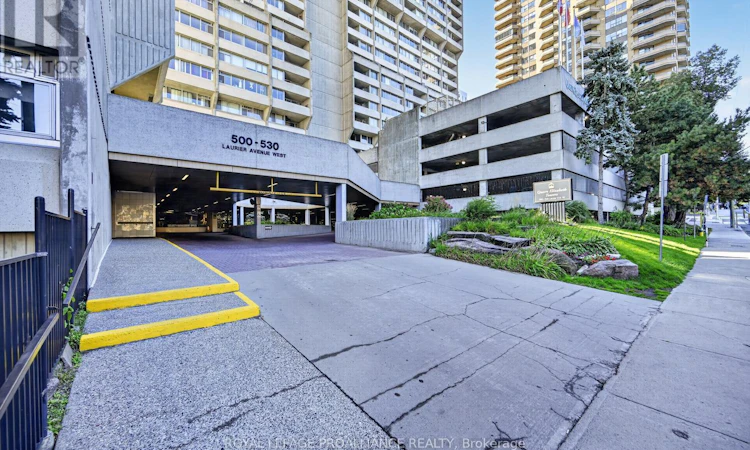 907-500 Laurier Avenue W