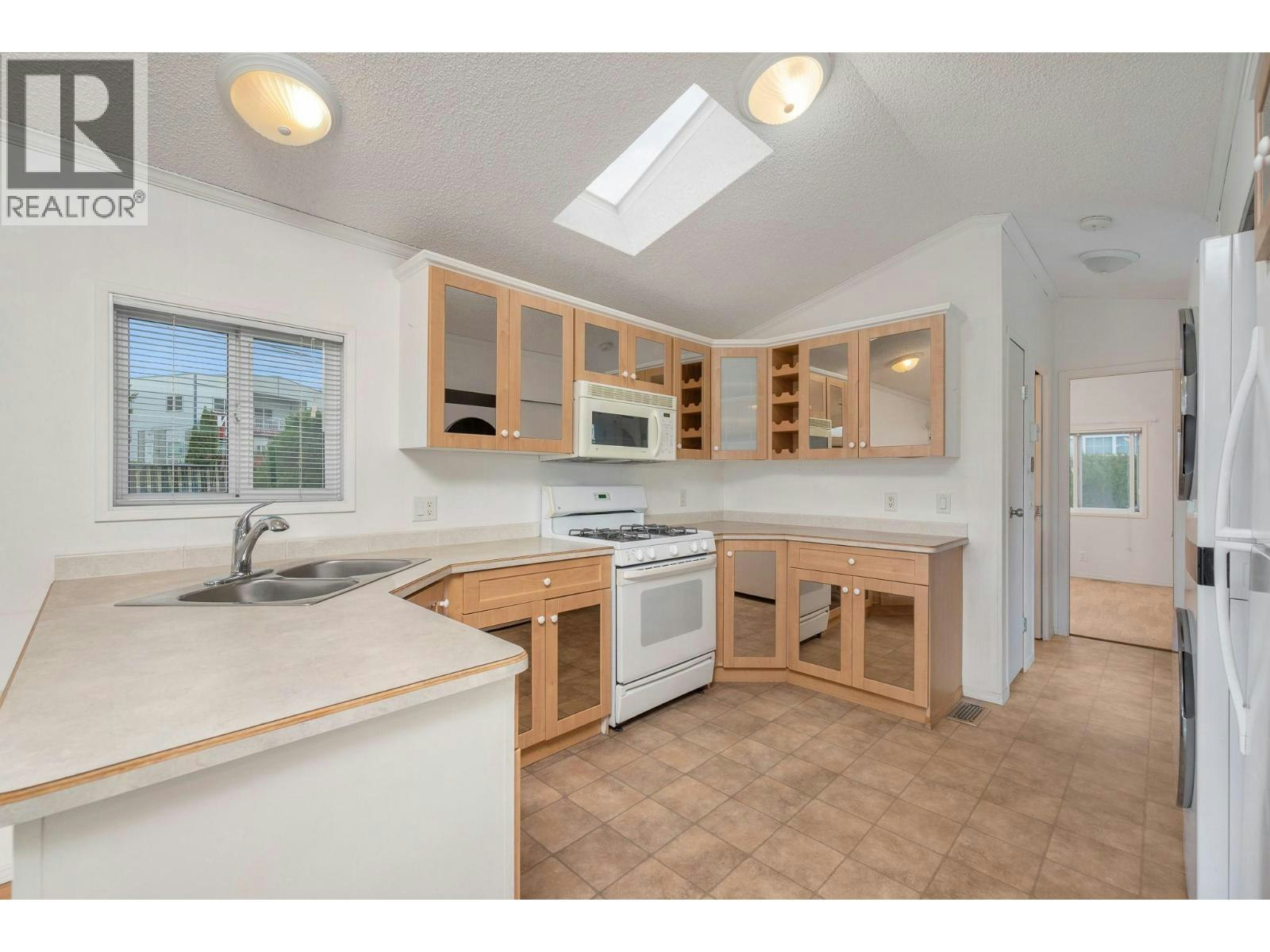 98-8000 Highland Road, Vernon, BC, V1B 3W5 - 11