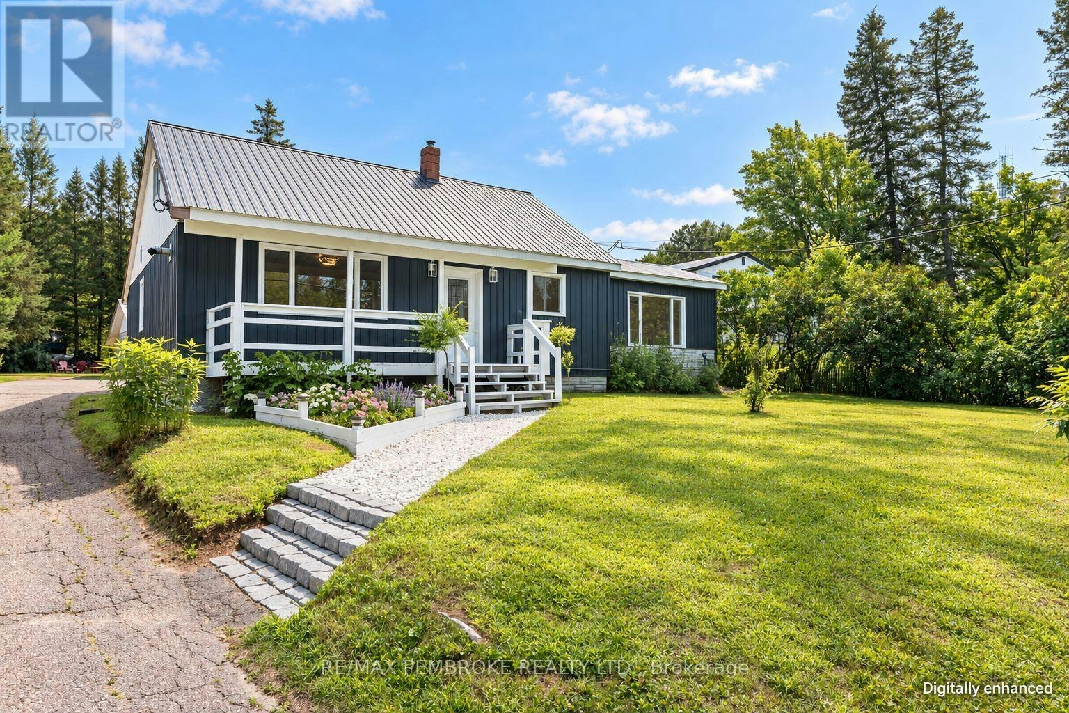 32560 17 Highway Highway, Laurentian Hills, ON, K0J 1P0