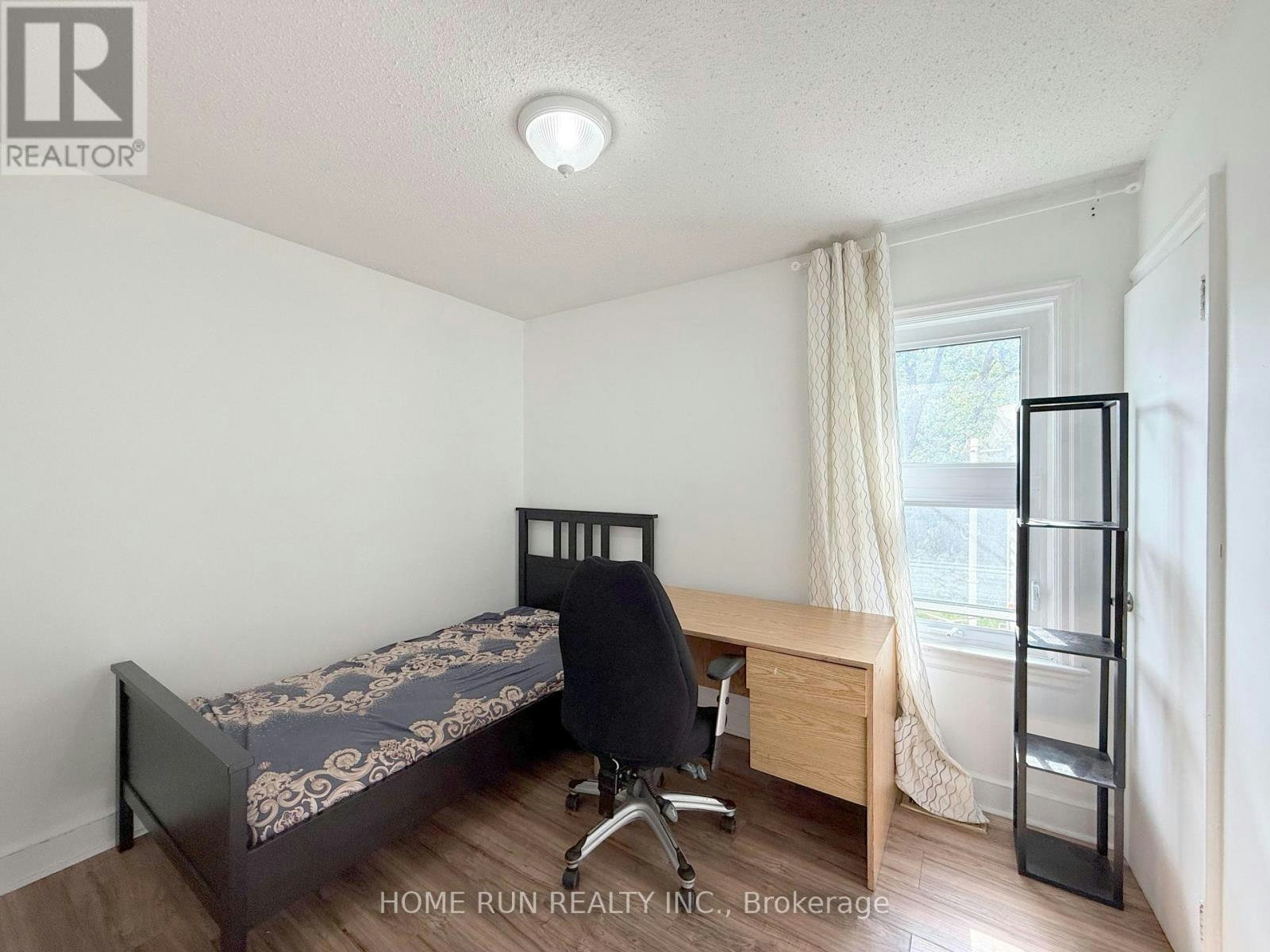 68 Meadowlands Drive W, Ottawa, ON, K2G 2R6 - 10