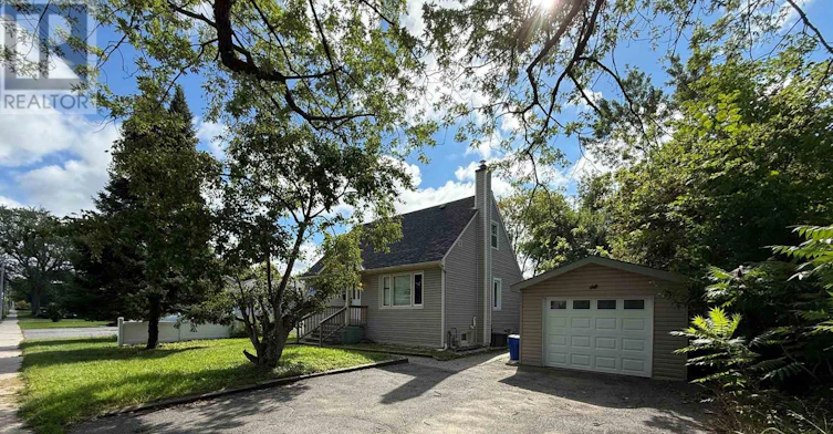 68 Meadowlands Drive W, Ottawa, ON, K2G 2R6