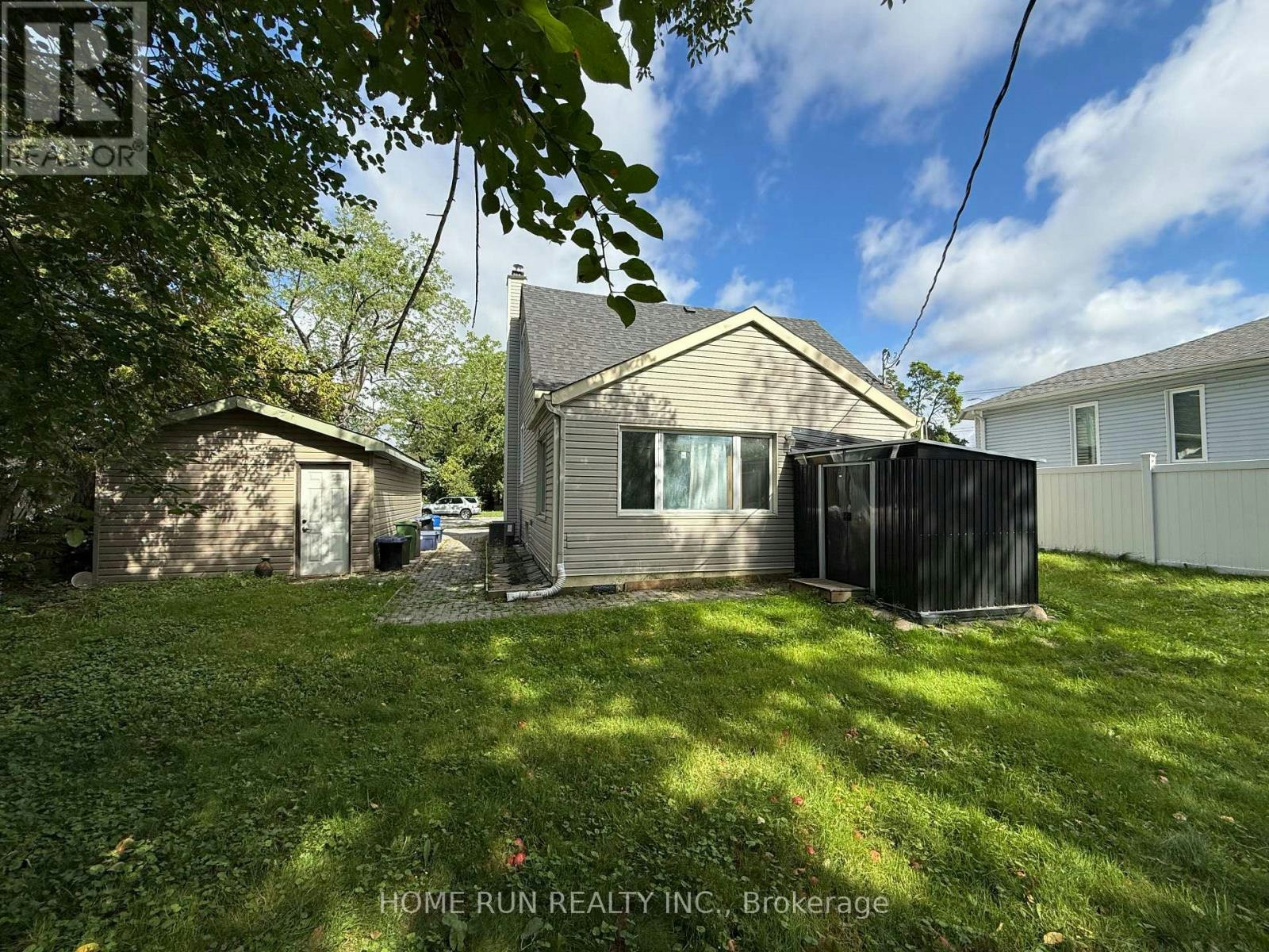 68 Meadowlands Drive W, Ottawa, ON, K2G 2R6 - 3