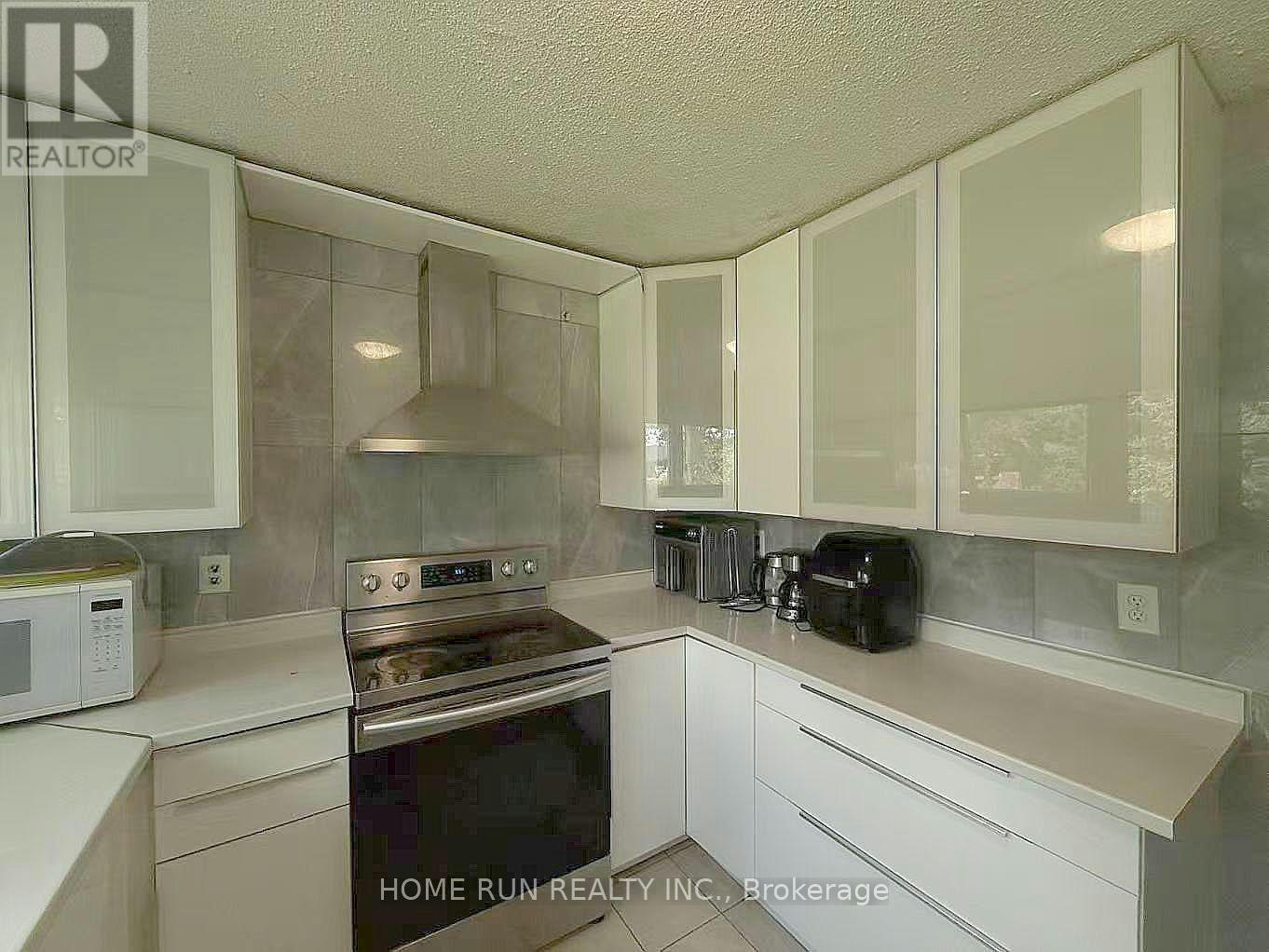 68 Meadowlands Drive W, Ottawa, ON, K2G 2R6 - 5