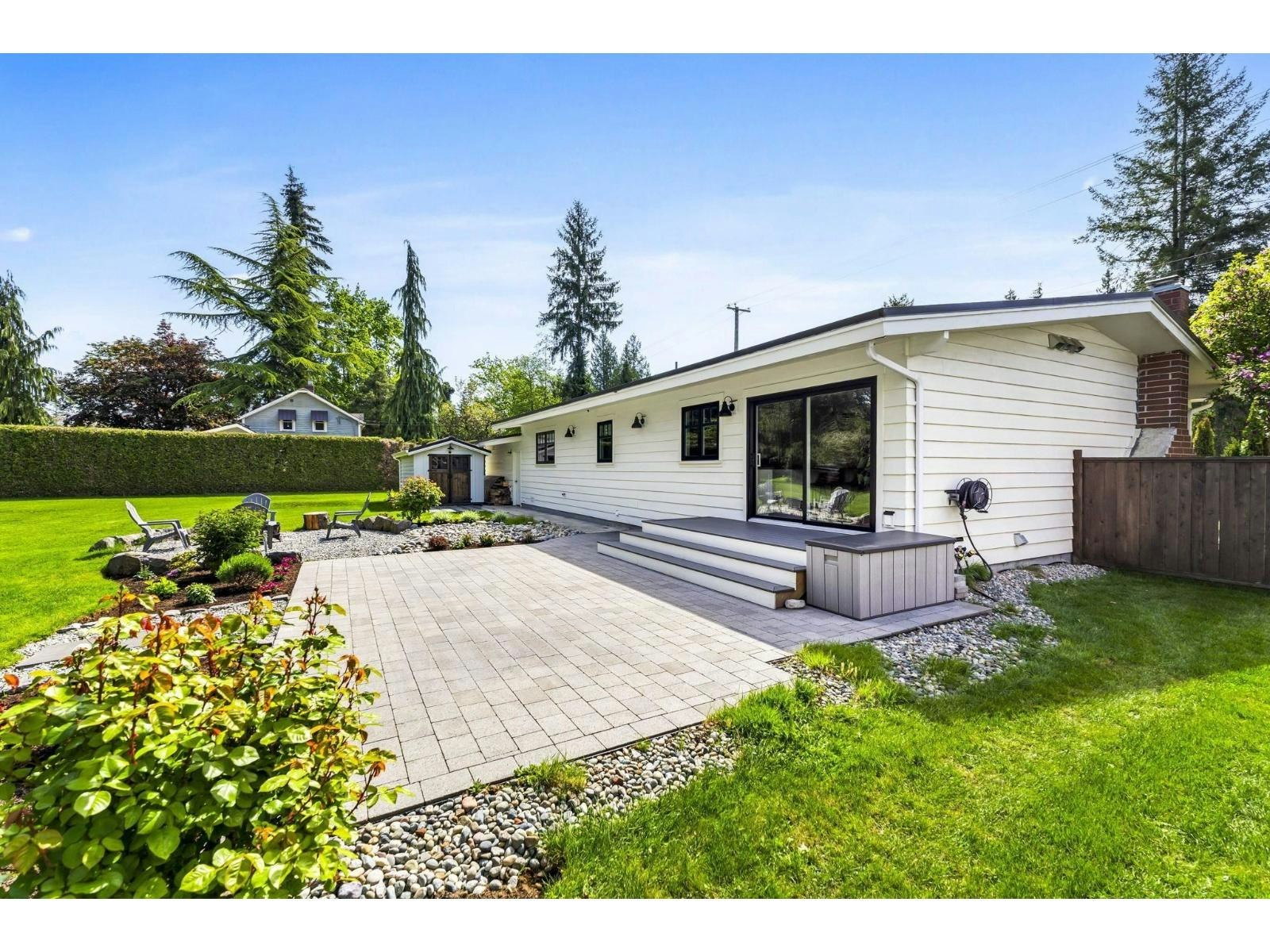 24633 56 Avenue, Langley, BC, V2Z 1B9