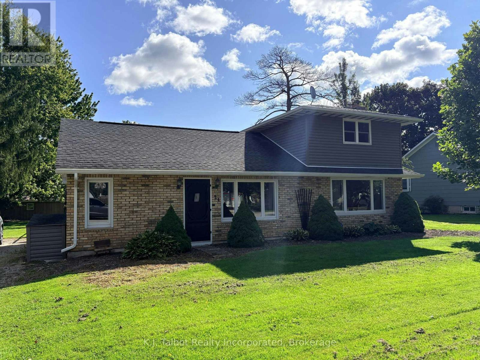 24 Maclellan Drive, Huron East, ON, N0M 1J0