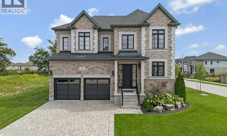 211 Ambrous Crescent