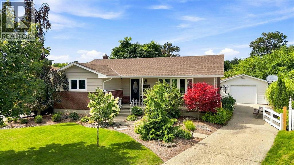820 Woodward Crescent, Sarnia, ON, N7V 2E6