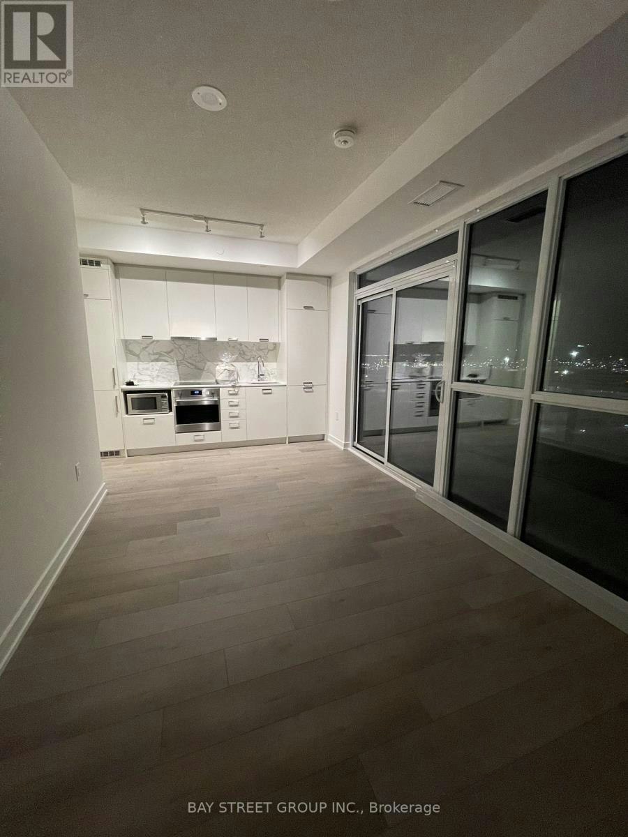 1717-10 Honeycrisp Crescent, Vaughan, ON, L4K 0M7 - 4