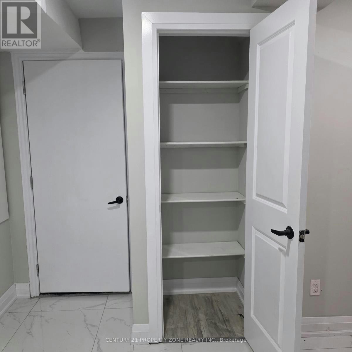 2 Bachelor Street, Brampton, ON, L7A 5B1 - 9