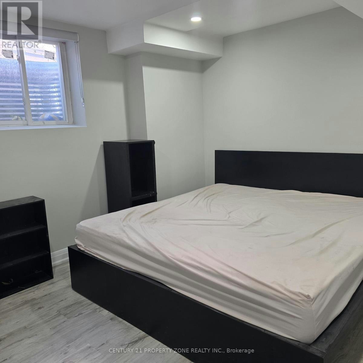 2 Bachelor Street, Brampton, ON, L7A 5B1 - 4