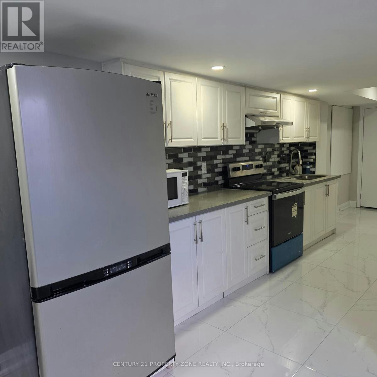 2 Bachelor Street, Brampton, ON, L7A 5B1 - 7