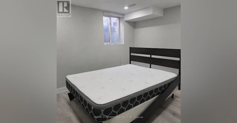2 Bachelor Street, Brampton, ON, L7A 5B1 - 5