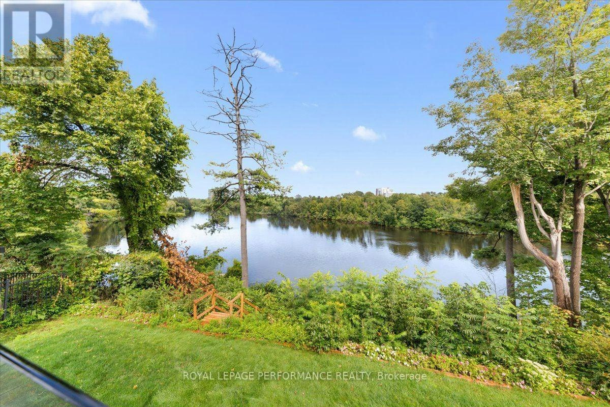4 Wellsmere Court, Ottawa, ON, K2E 8C2 - 48