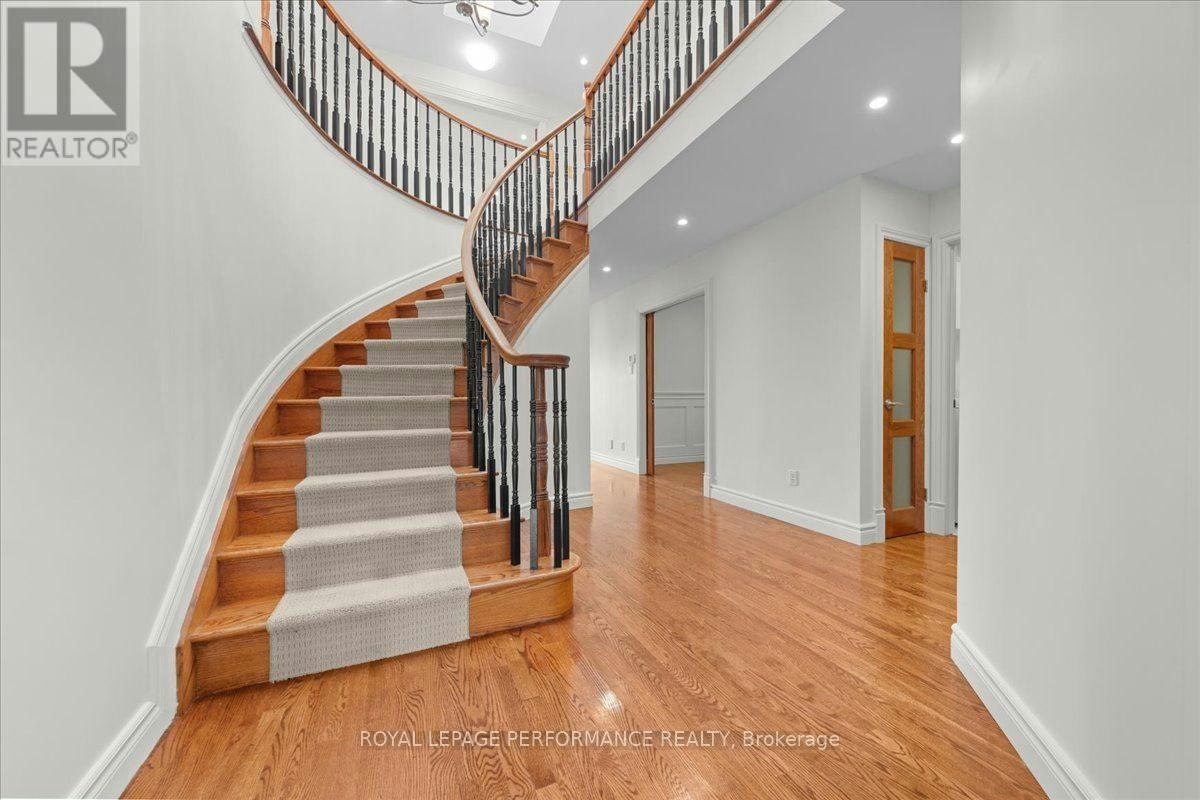 4 Wellsmere Court, Ottawa, ON, K2E 8C2 - 3