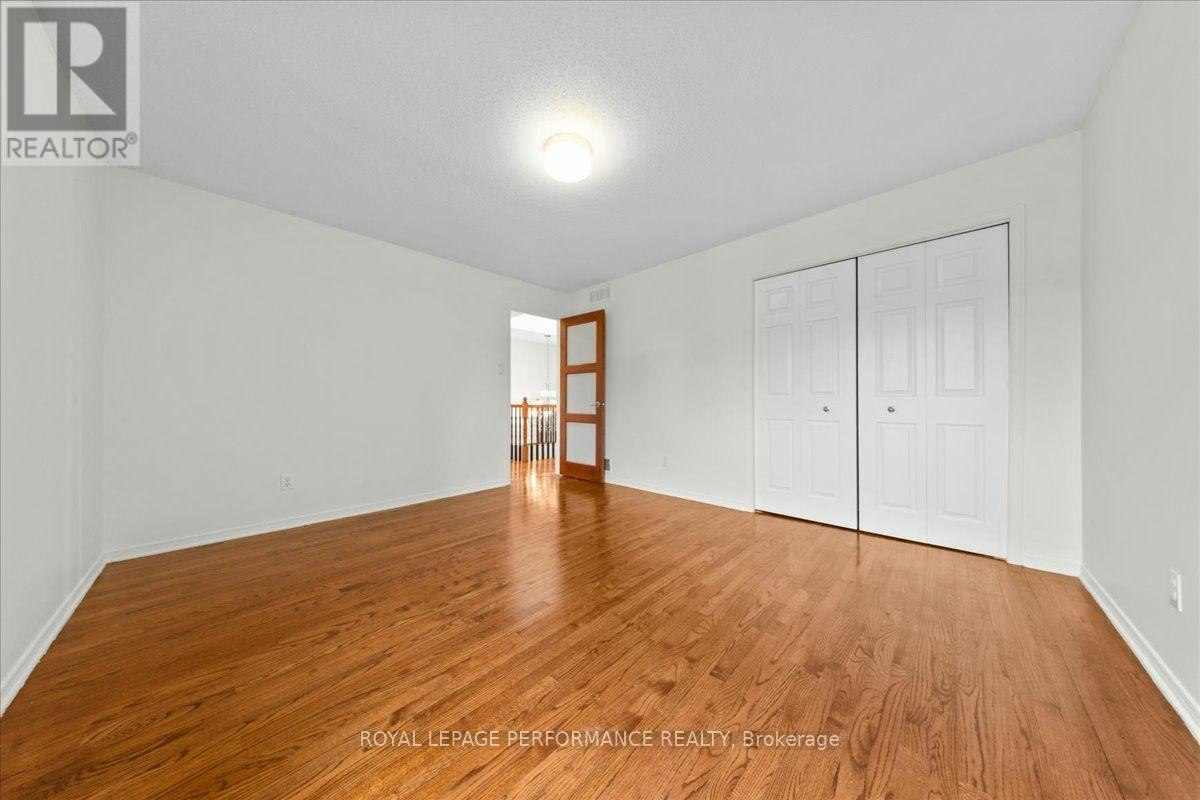 4 Wellsmere Court, Ottawa, ON, K2E 8C2 - 27